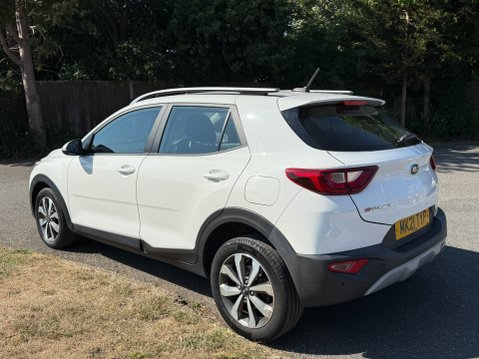 Kia Stonic 2 **10,841 MILES** 6