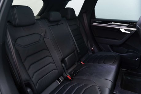 Volkswagen Touareg 3.0 Touareg V6 Black Edition TDI Auto 4WD 5dr 35