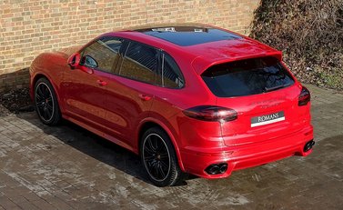 Porsche Cayenne GTS 18