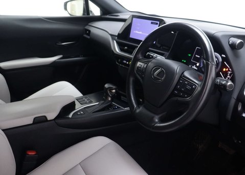 Lexus Ux 2.0 UX 250H F Sport Design 4x2 CVT 5dr 42