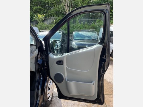 Renault Trafic 2.0 TD dCi SL27 Sport Panel Van 4dr Diesel Manual L1 H1 (214 g/km, 115 bhp) 21