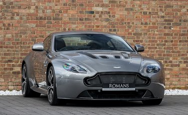 Aston Martin V12 Vantage S 1