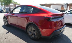 Tesla Model Y LONG RANGE AWD Full Self Driving AutoPark Summon White Interior Tow Bar  5