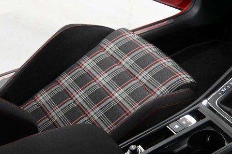 Volkswagen Golf 2.0 Golf GTi Performance TSi 3dr 50