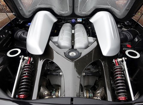 Porsche Carrera GT 24