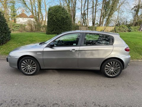 Alfa Romeo 147 1.6 147 Collezione TS 5dr 4