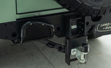 Land Rover Defender 110 HERITAGE 37