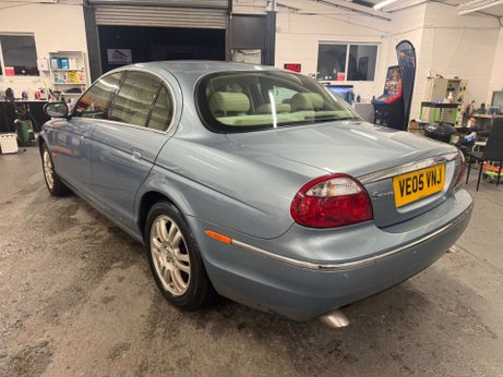 Jaguar S-Type 2.7D V6 4dr 3