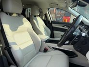 Jaguar F-Pace R-DYNAMIC S 3