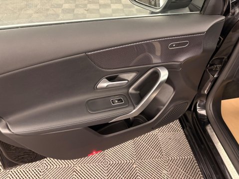 Mercedes-Benz A Class 1.3 A180 Sport Edition (Executive) 7G-DCT Euro 6 (s/s) 5dr 30
