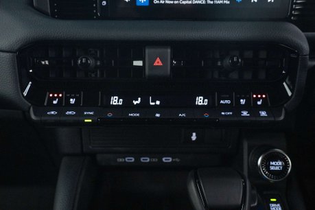 Toyota Land Cruiser 2.8D Panel Van 5dr Diesel Auto 4WD LWB Euro 6 (s/s) (204 ps) 25
