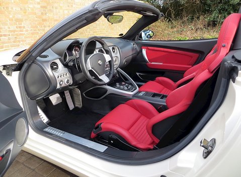 Alfa Romeo 8C Spider 18