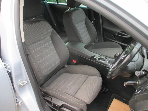 Vauxhall Insignia 1.8 16V SRi Euro 5 5dr 23