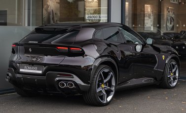 Ferrari Purosangue 4