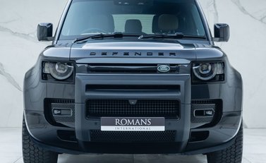 Land Rover Defender 90 D350 X-DYNAMIC HSE 9
