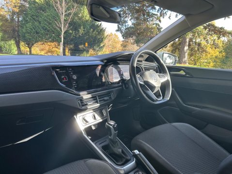 Volkswagen Polo LIFE TSI DSG 10