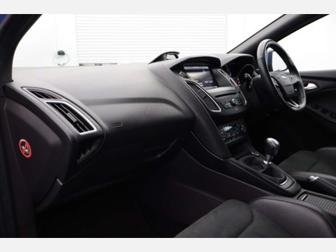 Ford Focus 2.3 Focus RS 4WD 5dr 37