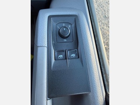 Volkswagen Crafter 2.0 TDI CR35 Trendline FWD MWB Euro 6 (s/s) 5dr 16