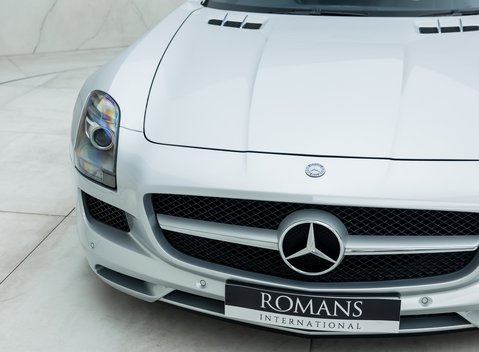 Mercedes-Benz SLS AMG 30