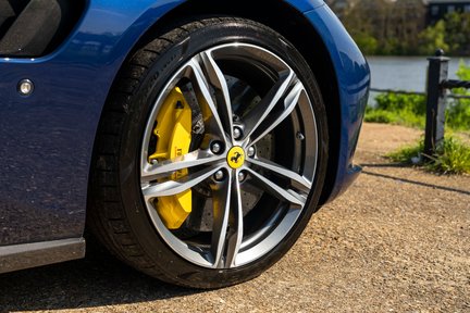 Ferrari GTC4 Lusso V12 12