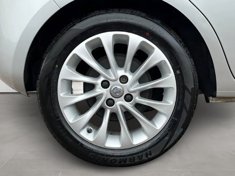 Vauxhall Corsa 1.4 SE Nav 5dr 12