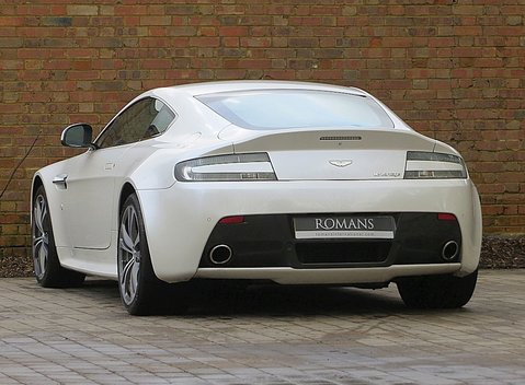 Aston Martin V12 Vantage 5