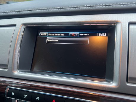 Jaguar XF 2.2d Portfolio Saloon 4dr Diesel Auto Euro 5 (s/s) (200 ps) 27