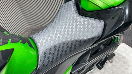 Kawasaki Z 2015 ONLY 8K STUNNING EXAMPLE LONG MOT 800CC NAKED 24