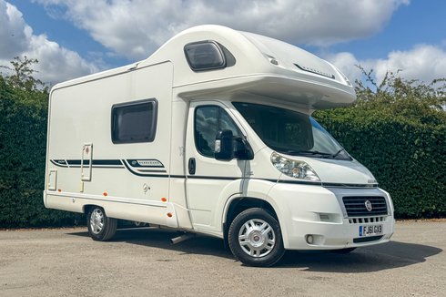 Bessacarr E 5 Berth | 4 Belts | Dinette | Rear Kitchen| Side Bathroom | Vanlux