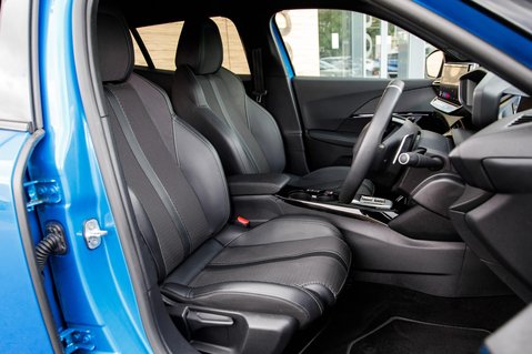 Peugeot 2008 PURETECH EAT8 S/S GT 33