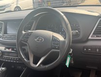 Hyundai TUCSON 2.0 CRDi SE Nav SUV 5dr Diesel Auto 4WD Euro 6 (136 ps) 12