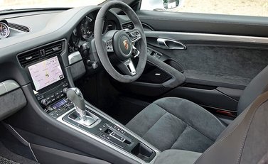 Porsche 911 (991) Targa 4 GTS 5