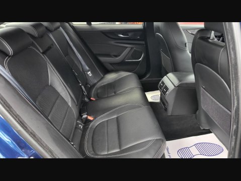 Jaguar XE R-DYNAMIC BLACK MHEV 14
