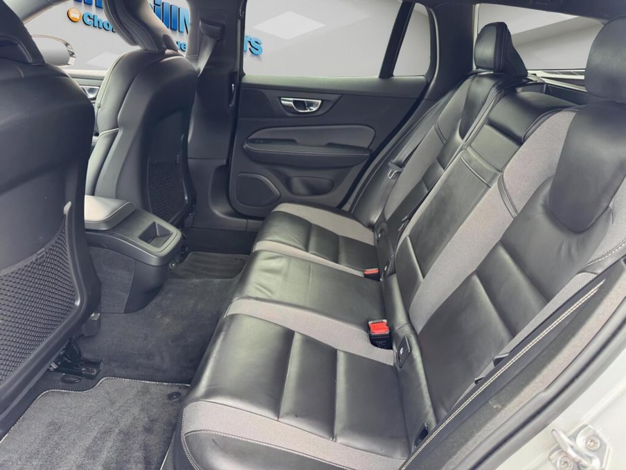 2021 Volvo V60 — image 46