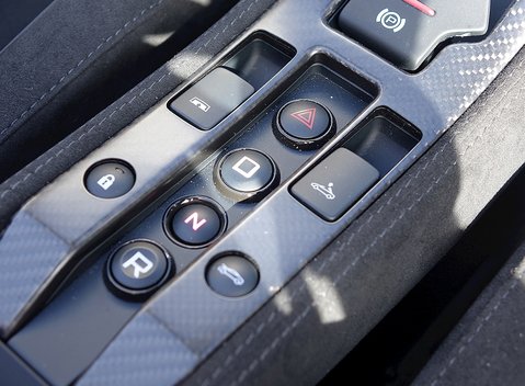 McLaren 675 LT Spider 32