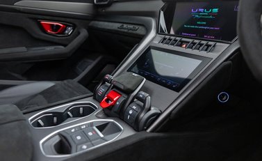 Lamborghini Urus PERFORMANTE 8