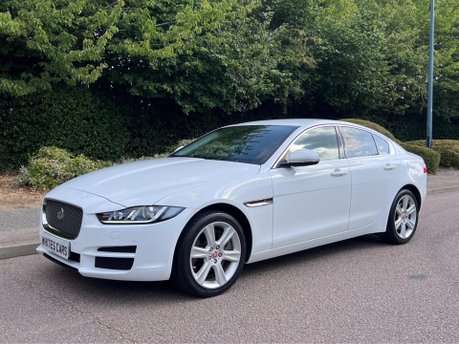 Jaguar XE 2.0i Portfolio Auto AWD Euro 6 (s/s) 4dr