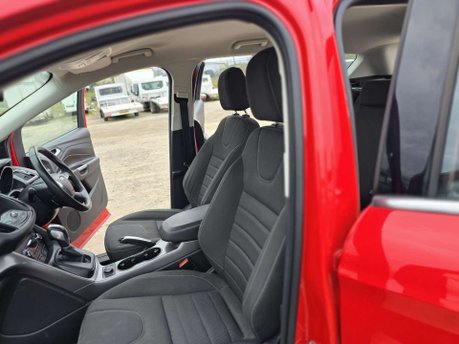 Ford Kuga 2.0 TDCi Zetec SUV 5dr Diesel Powershift AWD Euro 6 (s/s) (150 ps) 36