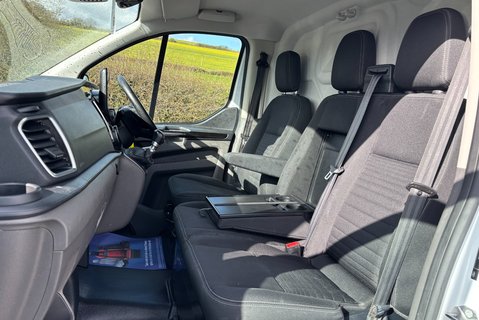 Ford Transit Custom 280 130 ps L1 Limited Panel Van - Sat Nav 3