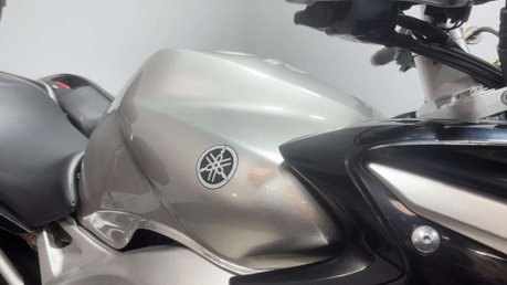Yamaha FZ 600 2004 31K MOT RECENTLY SERVICED 600CC FULL LUGGAGE 12