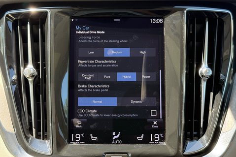 Volvo V60 RECHARGE T6 INSCRIPTION AWD - FULL MAIN DEALER SERVICE - HUGE SPEC 52