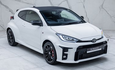 Toyota Yaris GR-Y CIRCUIT 11