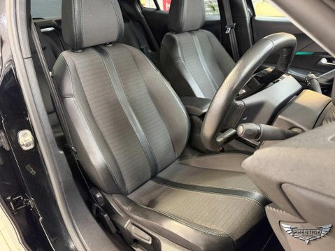 Peugeot 2008 50kWh Allure Premium Auto 5dr (7kW Charger) 76