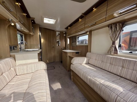 Bailey Unicorn Seville 16