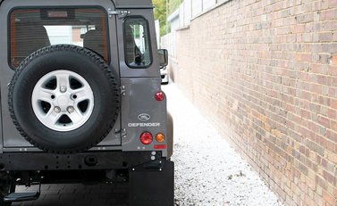 Land Rover Defender 90 TD XS Station Wagon 23