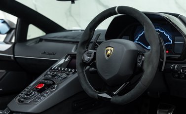 Lamborghini Aventador SV LP 750-4 Roadster 16
