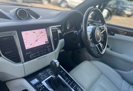 Porsche Macan 3.0 S PDK 4WD AUTO £12000 OF EXTRAS 35