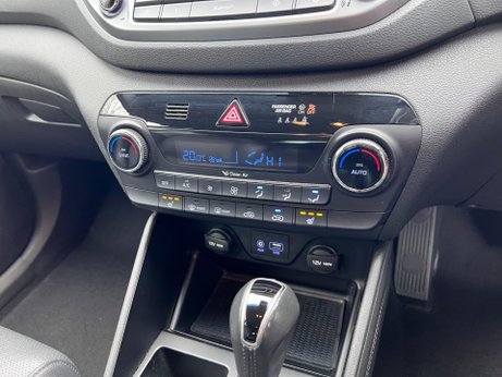 Hyundai TUCSON 2.0 CRDi Premium Auto 4WD Euro 6 5dr 70