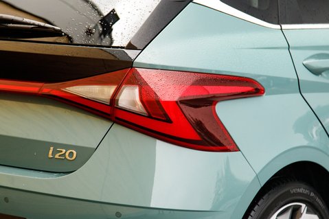 Hyundai i20 T-GDI PREMIUM MHEV 9
