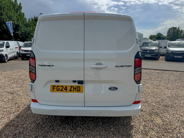 Ford Transit Custom SWB L1H1 Low Roof Limited 280 Air Con Alloys Sensors Cam EURO 6 7